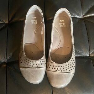 Gray Ballet Flats